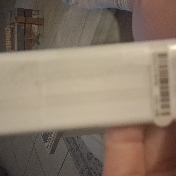 Apple Remote  Unused - Picture 2 of 4